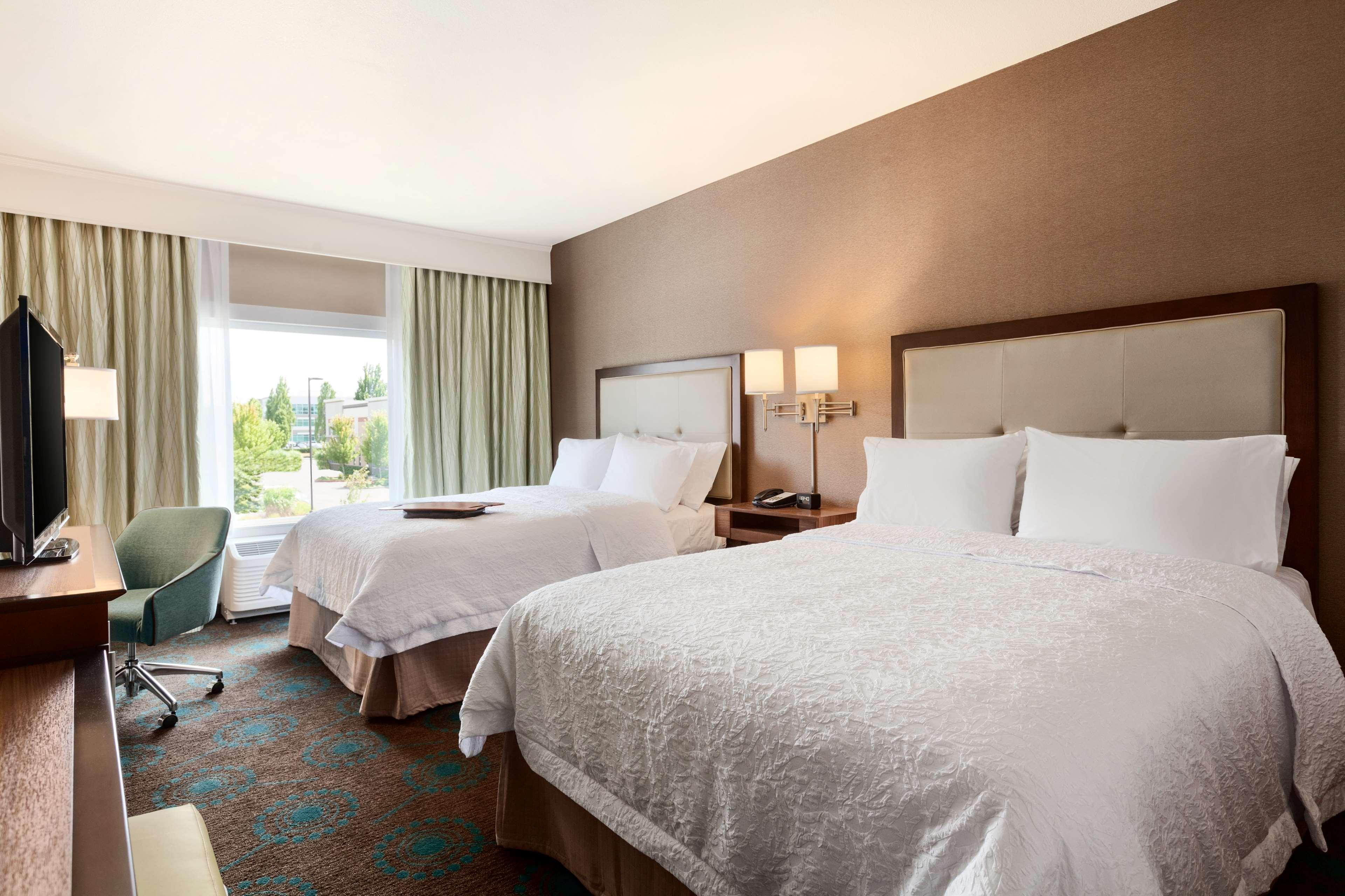 Hampton Inn & Suites Portland/Hillsboro-Evergreen Park Exterior photo