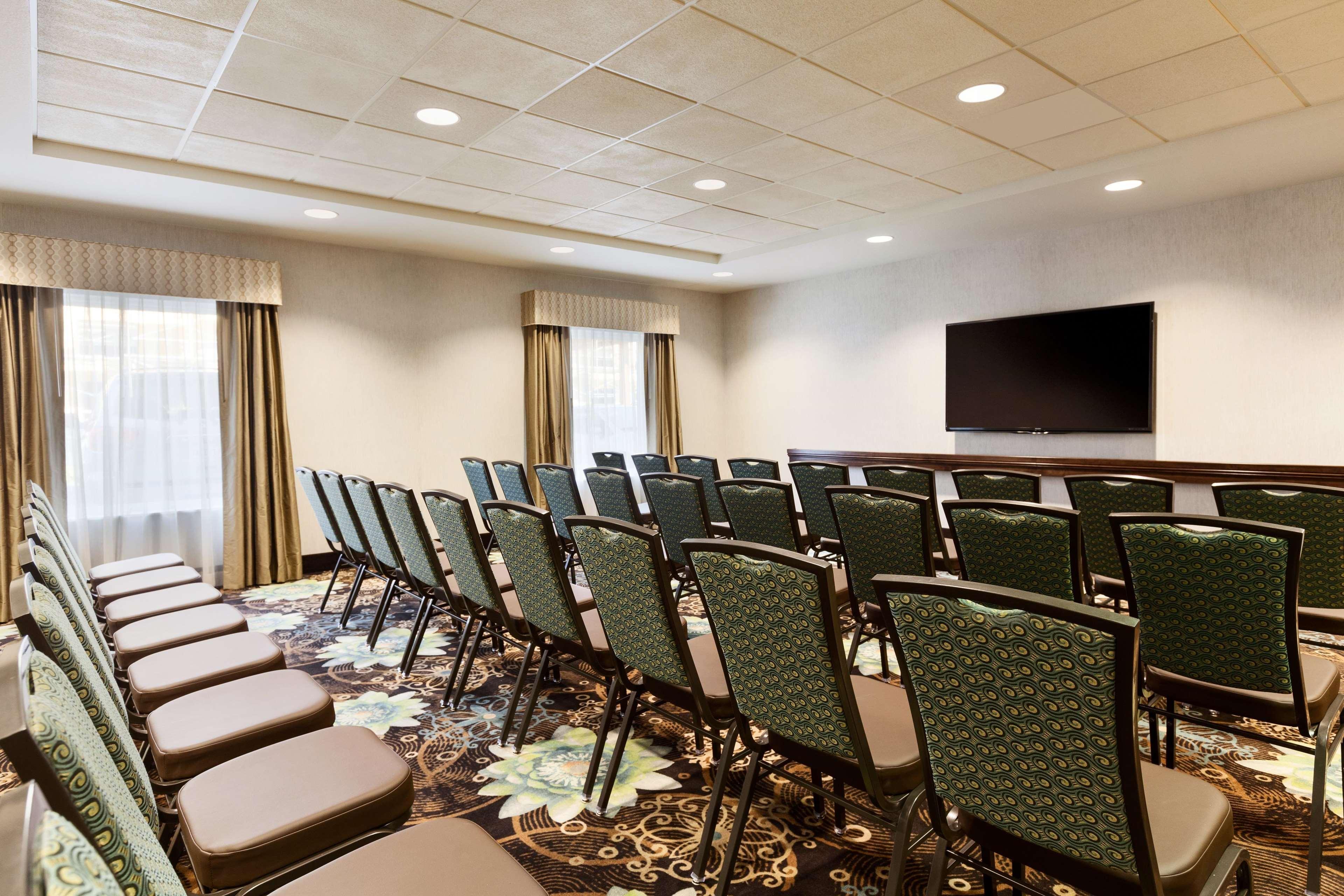 Hampton Inn & Suites Portland/Hillsboro-Evergreen Park Exterior photo