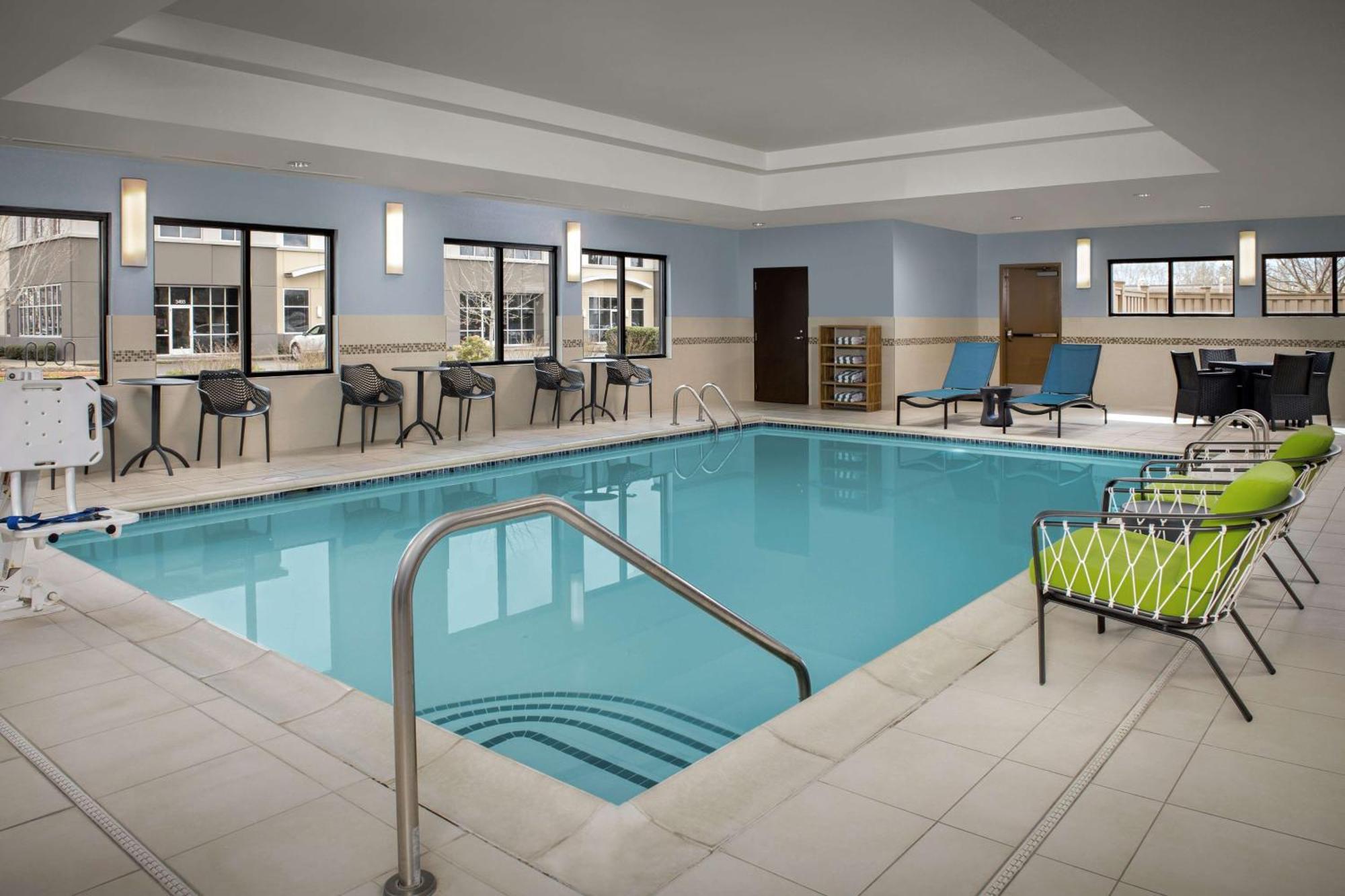 Hampton Inn & Suites Portland/Hillsboro-Evergreen Park Exterior photo